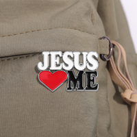 Venta al por mayor, alfileres esmaltados de Jesús Love Me, broches de Metal personalizados de Dios cristiano es bueno, insignia de solapa para mochila, regalo de joyería para amigos