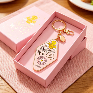 Fabricant Chinois de <span class=keywords><strong>Porte</strong></span>-clés Personnalisés, <span class=keywords><strong>Porte</strong></span>-clés d'Hôtel, <span class=keywords><strong>Porte</strong></span>-clés en Laiton Émail Doux, <span class=keywords><strong>Porte</strong></span>-clés Métal Émail Dur sur Mesure pour Motel et Sac - Product Image 3