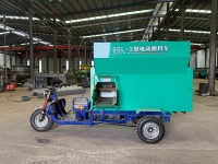 Distributeur d'aliments pour bétail électrique pur personnalisé, 3 mètres cubes, avec sortie latérale pour les fermes laitières