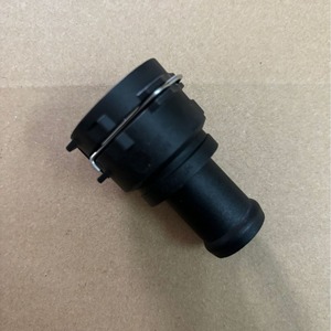 Connecteur de tuyau d'eau de radiateur VW 3B0122291B pour Tiguan Touran Polo Sharan Golf Bora - Product Image 4