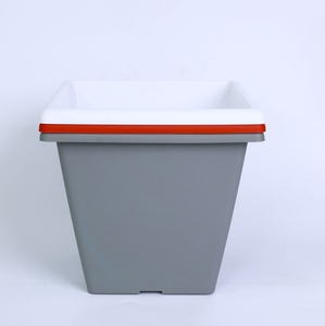 Vente en gros de pots de plantes carrés modernes en PP, couleurs gris, blanc, orange, rouge, corps conique avec encoche de drainage pour la décoration de jardin - Product Image 3
