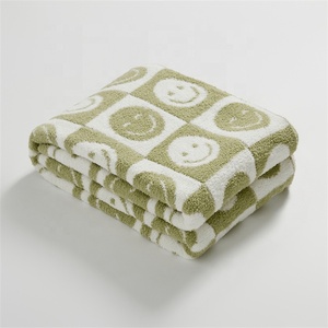 Vendita diretta in fabbrica a controllo sorridente Super caldo e confortevole coperta in maglia di poliestere morbido 100% QPGXL - Product Image 4