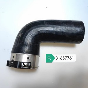Tubo de Turbocompresor Volvo 31657761, Manguera de Admisión de Aire de Goma para Camiones de Trabajo Mediano y Pesado, Pieza de Repuesto - Product Image 1