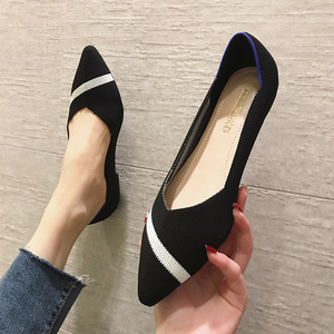 Chaussures plates pour femmes au design tendance et simple, confortables, de haute qualité, blanches - Product Image 3