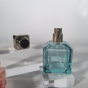 Nouvelle bouteille <span class=keywords><strong>de</strong></span> <span class=keywords><strong>parfum</strong></span> en verre personnalisée <span class=keywords><strong>de</strong></span> 61 ml avec vaporisateur en aluminium et bouchon en plastique - Product Image 4