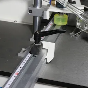 Scie à onglets automatique à profil en aluminium CNC Machine de découpe à double tête pour 90 et 45 degrés