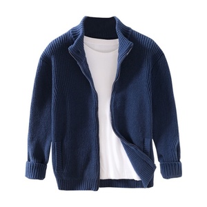 Cardigan en maille côtelée pour homme, col montant zippé, style décontracté, personnalisable avec logo OEM, par un créateur - Product Image 1
