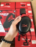 Auriculares Inalámbricos para Juegos HyperX Cloud III, 2.4GHz, Baja Latencia (<30ms), Audio Espacial DTS, Controles Táctiles, Pantalla Digital