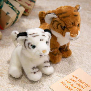 Vente en gros de poupée <span class=keywords><strong>tigre</strong></span> <span class=keywords><strong>couché</strong></span> en <span class=keywords><strong>peluche</strong></span> de simulation de <span class=keywords><strong>tigre</strong></span> Décoration intérieure Cadeau d'anniversaire pour enfants Jouet <span class=keywords><strong>tigre</strong></span> doux et réaliste - Product Image 5