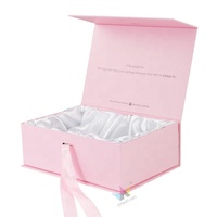 Dossier magnétique de luxe personnalisé avec logo imprimé or rose, gaufrage, matériaux recyclés, ruban et poignée pour emballage de demoiselles d'honneur