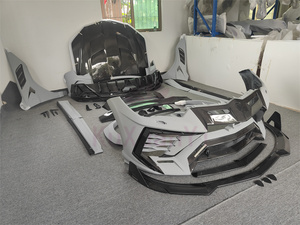 Utilisé pour Lamborghini <span class=keywords><strong>URUS</strong></span> M Style Semi-carbone Fibre Pare-chocs avant Pare-chocs arrière Jupes latérales Capot moteur Garde-boue Kit carrosserie - Product Image 4