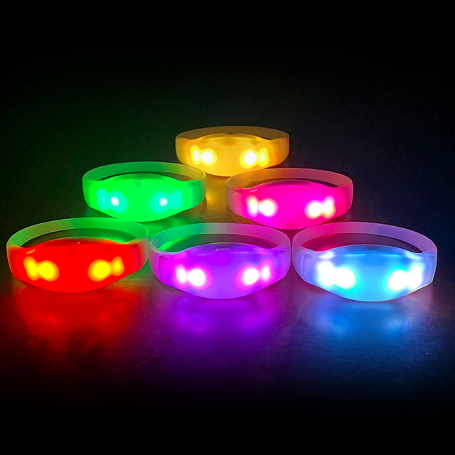 New Product 4 LED Lights Custom Logo Remote Controlled LED Bracelet, DMX Control LED Wristband for Event 2.4G 20 Zones Available