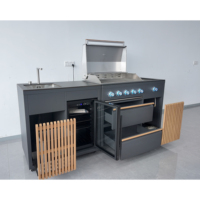Îlot de cuisine extérieur modulaire moderne avec évier, réfrigérateur, barbecue à gaz, brûleur latéral, tiroirs coulissants et armoire de cuisson pour villa et jardin
