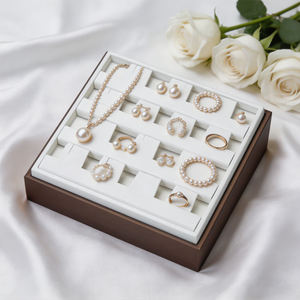 Plateau de présentation de bijoux en cuir PU de luxe avec logo personnalisé pour bagues, boucles d'oreilles, colliers, pendentifs et bracelets - Product Image 1