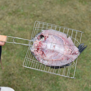Autre pince à poisson grillé réutilisable en acier inoxydable, outil de cuisson au barbecue pour l'extérieur avec manche en bois - Product Image 4