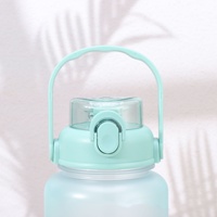 Ensemble de bouteilles de sport Beauchy de 64 oz (2 litres et 900 ml) avec paille et bouteille d'eau à dégradé 3 en 1