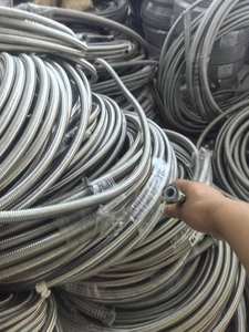 Selang kepang fleksibel baja tahan karat hitam pipa tabung logam <span class=keywords><strong>Ptfe</strong></span> karet sintetis untuk kawat baja Air untuk selang udara minyak bahan bakar - Product Image 4