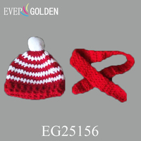 Anpassbare Mini-Weihnachtsornamente Zubehör Liebliche Puppe mit Gestricktem Schal und Mütze Kinderspielzeug Weihnachtsdekoration aus Polyester-Material