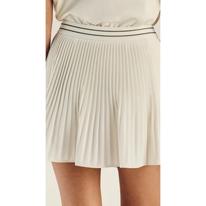 Jupe-short de sport 2-en-1 taille haute pour femme, sexy, pour le tennis en extérieur, avec logo frontal, en spandex extensible plissé - Product Image 2