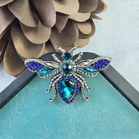 Broche Abeille Style Porcelaine Rétro Émail Strass Épingle de Revers Insecte Classique Chinois Floral Abeille Miel Corsage