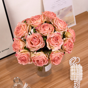 Ramo de Rosas Artificiales de Seda, Color Rosa Lychee, Estilo Europeo, Decoración para el Hogar, Accesorios para Bodas, Alta Simulación, Reutilizables - Product Image 1