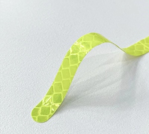 สติกเกอร์สะท้อนแสง PET คุณภาพดี ราคาคุ้มค่า สำหรับล้อรถ กันน้ำ ติดแน่น ทนทาน (สีสามารถปรับแต่งได้) - Product Image 2