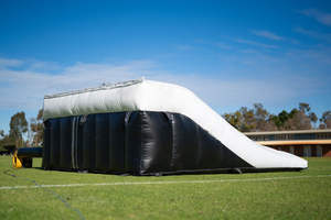 Tapis d'airbag de saut en pente en PVC pour le tapis d'airbag de ski d'atterrissage de vélo de cascadeur avec le <span class=keywords><strong>château</strong></span> gonflable de garantie de 2 ans de ventilateur - Product Image 4