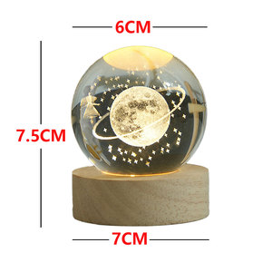 Boule de cristal planétaire de 6 cm avec base en bois illuminée, luminaires d'intérieur intelligents - Product Image 2
