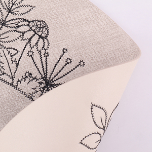 Tovaglietta Rotonda Lavabile in Similpelle con Ricamo Botanico, Tappetino da Tavolo con Ghirlanda Floreale per Ristoranti, Colore Personalizzabile - Product Image 3