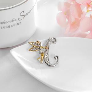 新しいシルバーフラワーフェアリースピリット26文字の英字ブローチは、おしゃれでクリエイティブなダイヤモンドがちりばめられた服のピンです - Product Image 2