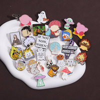 Ensemble de badges en émail souple à motifs de dessins animés variés, personnages de jeux et d'anime, en alliage de zinc, pour la décoration de sacs à dos, vestes, chapeaux, revers, objets de collection