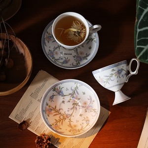 Französisches Gericht Relief Flower Vine Pattern Modernes Keramik Restaurant Tee tasse Set mit Gold Border Bone China Retro Kaffeetasse - Product Image 4