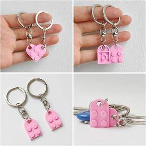 2 décorations en forme de cœur assorties, porte-clés en forme de cœur rouge, petit porte-clés en forme de cœur en briques pour couples, amoureux, parents - Product Image 4