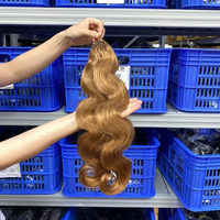 Extensions de cheveux humains non traités, ondulés légers, en crochet, style plume, Remy indien, 14-24 pouces, vente en gros, fournisseur d'usine 2026