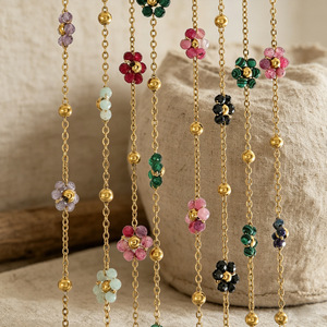 Collier chaîne en acier inoxydable plaqué or coloré avec breloques fleurs en <span class=keywords><strong>pierre</strong></span> <span class=keywords><strong>naturelle</strong></span>, ras-de-cou délicat et ajustable pour femme - Product Image 1