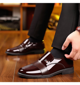 Chaussures en cuir artisanales de haute qualité et élégantes, chaussures en cuir brossé à la main de style britannique, chaussures en cuir pour le bureau et les occasions décontractées - Product Image 2