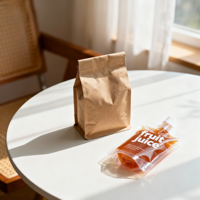 Emballage debout personnalisé avec couvercle anti-fuite en matériau composite, bec verseur, qualité alimentaire, remplissage à chaud, purée de fruits, jus, gelée, boisson