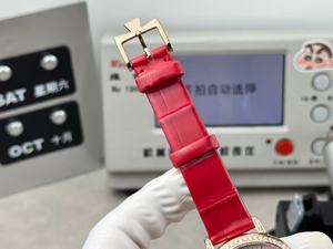 Reloj Mecánico con Indicador de Fase Lunar y Correa Roja - Product Image 6