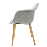 Chaise de salle à manger avec accoudoirs, style européen moderne, revêtement en tissu, pieds en bois de hêtre, pour restaurant DC-311DV