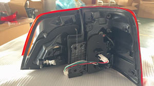 Feu arrière extérieur 81551-60A80 81561-60A60 pour Toyota Land Cruiser LC200 2012 2013 2014 2015 - Product Image 2