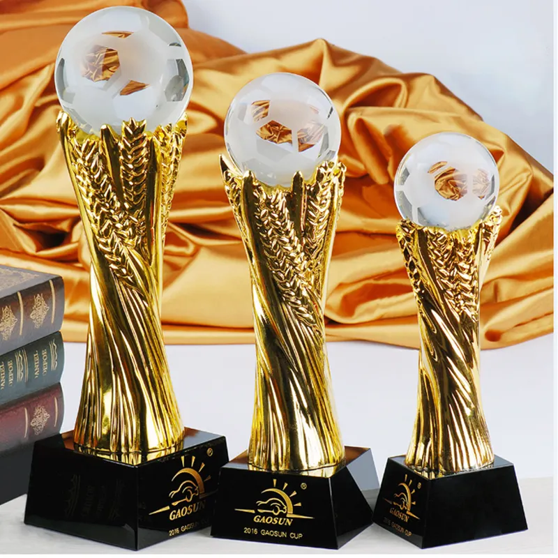 Pujiang WZ günstig Großhandel handgefertigte Kristall Basketball Trophy Goldener Korn Kristall Golf Trophy mit schwarzem Sockel