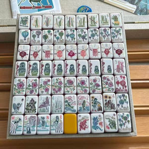 Fichas de Mahjong Americanas con Esquinas Redondeadas, Walk With Me, 7 Capas, Diseño Grabado en Relieve - Product Image 2