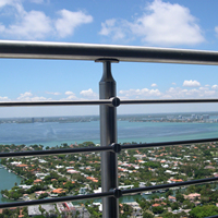 Système de balustrade moderne en acier inoxydable 316 à barres horizontales, balustrade à barres solides pour terrasse, escalier, balcon, villa, projet extérieur