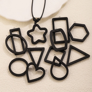 Matériaux de bijouterie faits à la main : Cadres géométriques creux en bois noir multi-formes pour pendentifs de boucles <span class=keywords><strong>d</strong></span>'oreilles DIY - Product Image 2