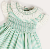 Robe décontractée pour fille OEM ODM en dentelle smockée, rayée verte et blanche, en coton, avec col à volants et manches flottantes, écologique et respirante pour enfants