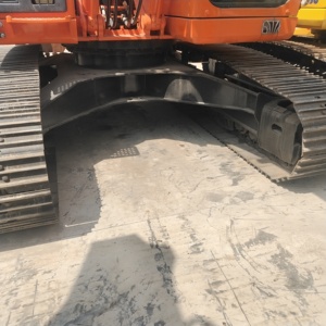 Excavatrice sur chenilles Doosan DX225LC-9C d'occasion, précise et efficace, 22 tonnes, hydraulique, peinture d'origine, pour la construction - Product Image 6
