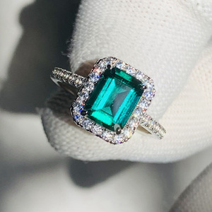 Anello da Donna a Quattro Punte Rettangolare, Design Retrò Elegante, Gioiello da Dito Impilabile per Uso Quotidiano e Feste, Idea Regalo - Product Image 4