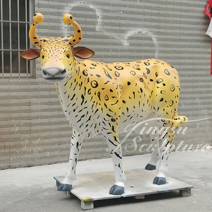 Bel Design colorato parco esterno personalizzato grandi dimensioni in fibra di vetro mucche giardino statue - Product Image 4