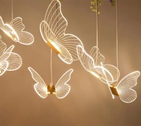 Lustre de mariage personnalisé à 10 lumières en acrylique brossé, lumières LED haute luminosité, indice de protection IP44 pour la décoration de la salle de mariage