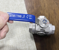 Vanne à boisseau sphérique manuelle en acier inoxydable filetée NPT à trois voies DN80 pour l'eau, joint en PTFE, température moyenne, OEM, garantie 1 an